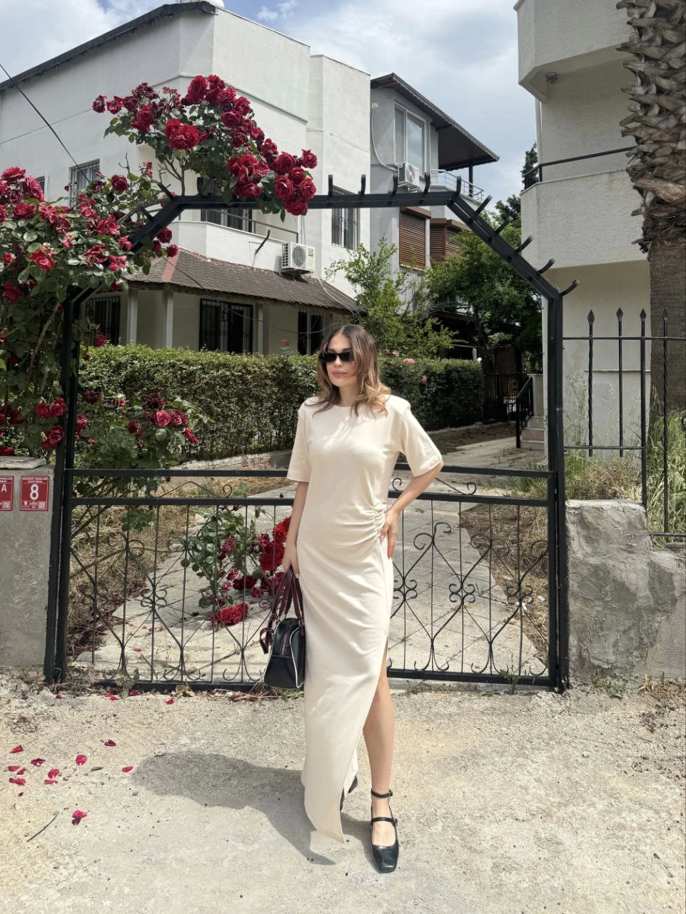 Venlora Kadın Kısa Kollu Uzun Yandan Yırtmaçlı Elbise - Bej