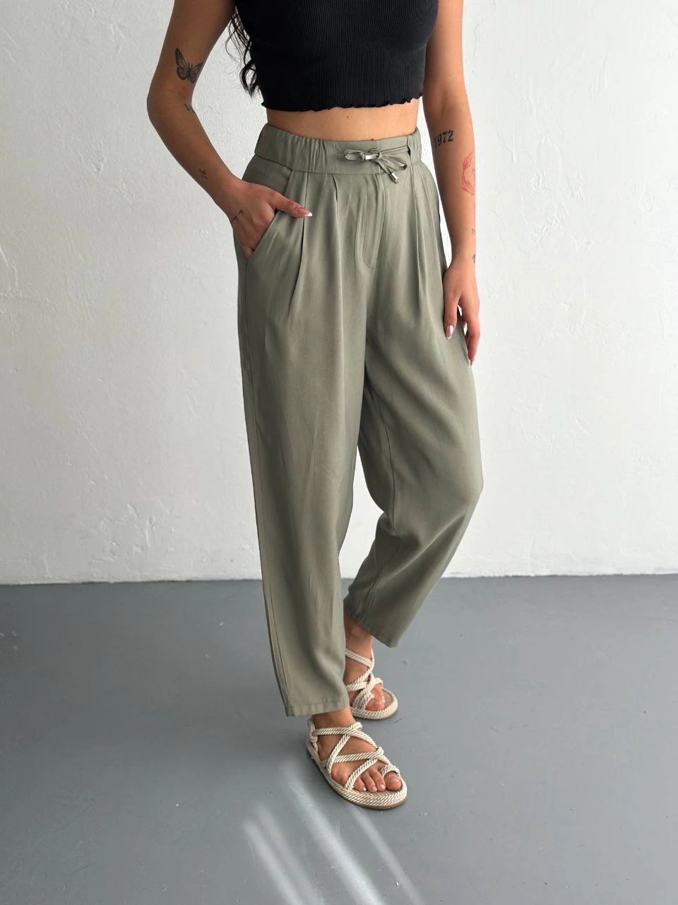Venlora Kadın Yüksel Bel Beli Bağcıklı Cepli Rahat Paça Pantalon - Su Yeşili