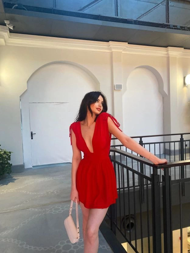 Venlora Omuzu ip Askılı Şortlu Elbise - Kırmızı