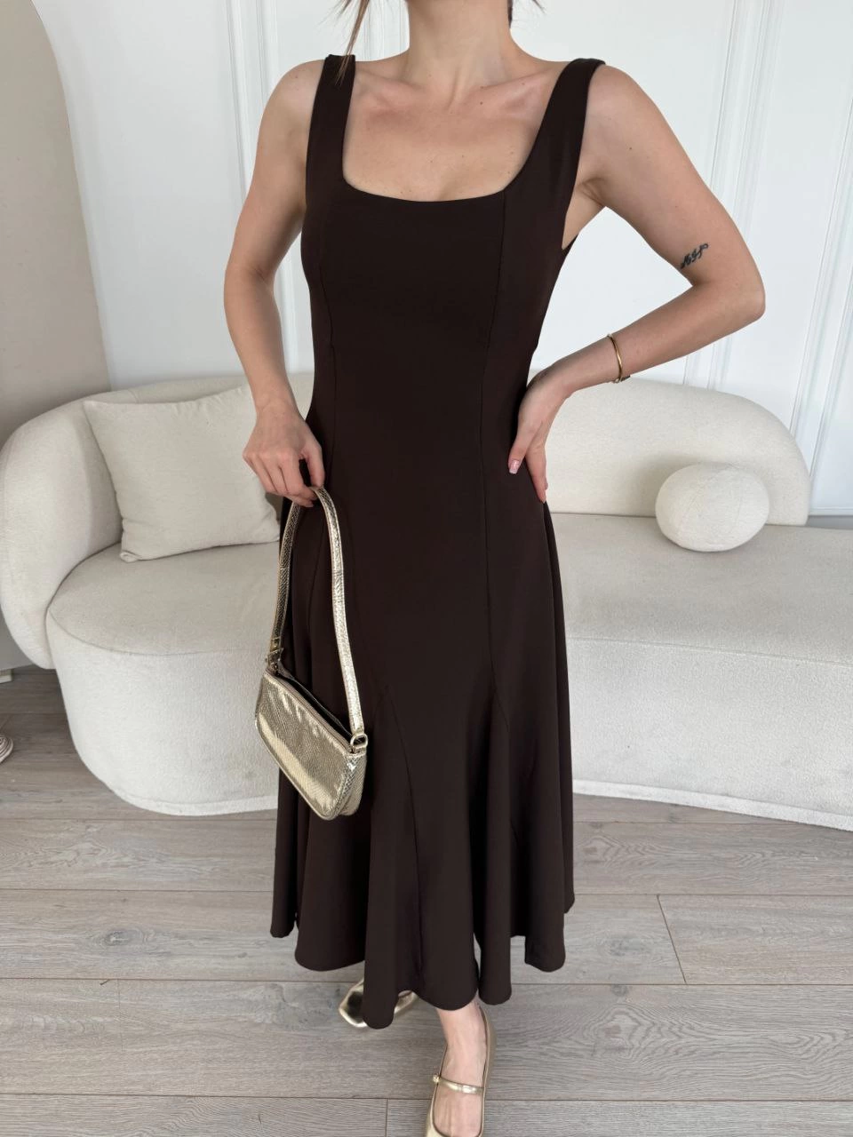 Venlora Sırt Dekolteli Kolsuz Uzun Elbise - Kahverengi