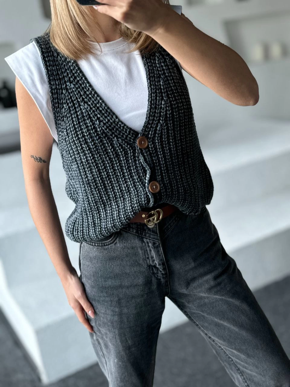 Venlora Triko Kolsuz Düğmeli Yelek - Siyah