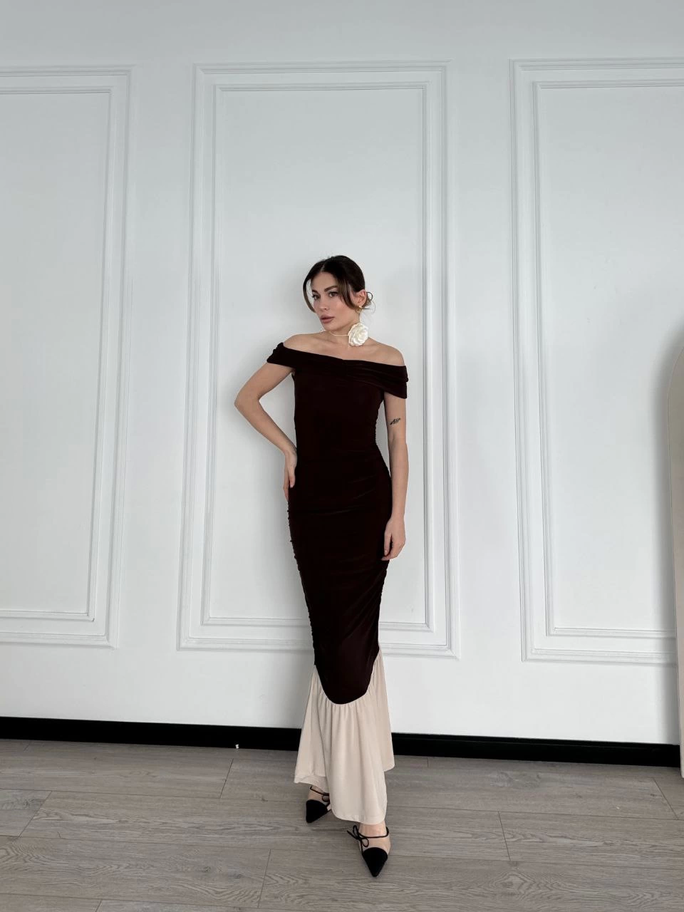 Venlora Striptiz Omuzlu Uzun Elbise- Kahve